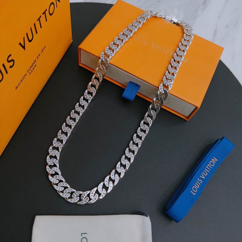 LV Necklace 03lyr436